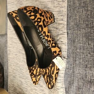 Calvin Klein leopard calf fur size 9 heels
